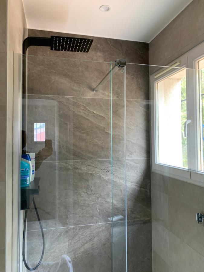 Chambres De La Terre Blanche ซานารี-ซูร์-แมร์ ภายนอก รูปภาพ