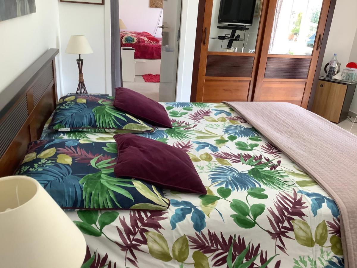 Chambres De La Terre Blanche ซานารี-ซูร์-แมร์ ภายนอก รูปภาพ